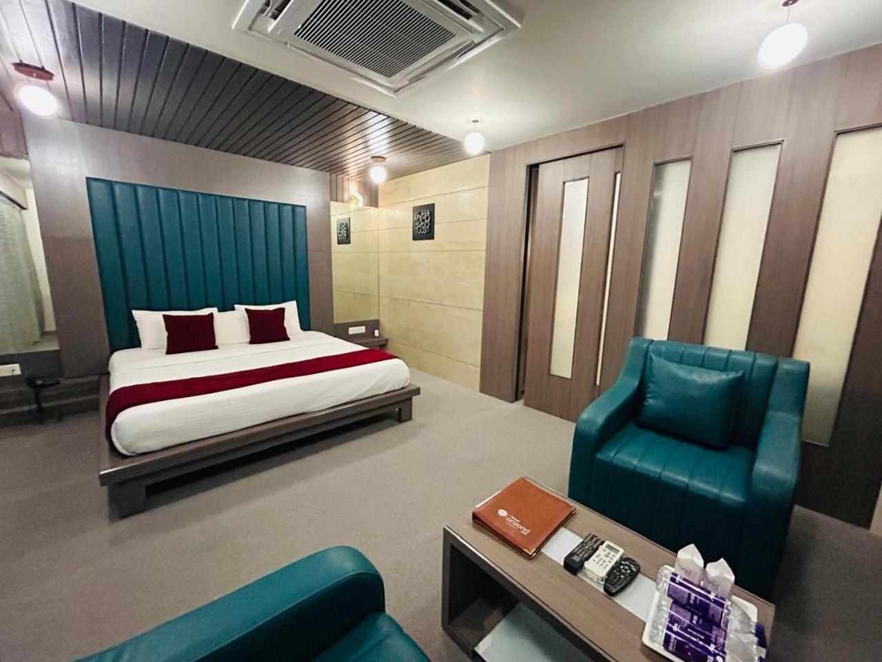 Hotel Arizona Inn Anand Ngoại thất bức ảnh