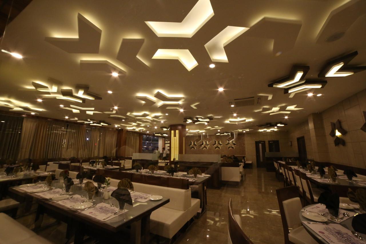 Hotel Arizona Inn Anand Ngoại thất bức ảnh